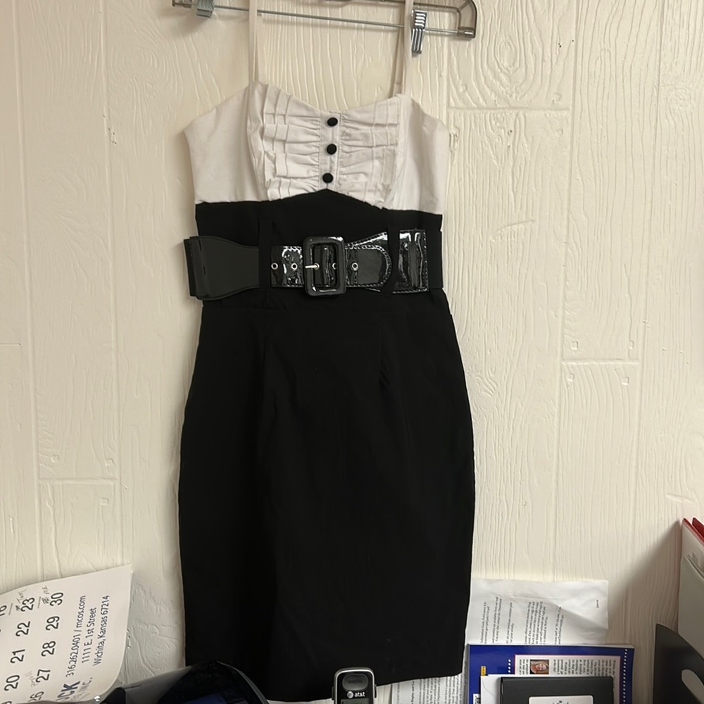 Women’s body central dress size small